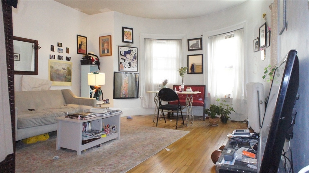 1091 Boylston, Boston, Massachusetts, 1 Bedroom Bedrooms, 2 Rooms Rooms,1 BathroomBathrooms,Residential Lease,For Rent,Boylston,73486119