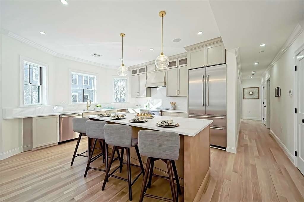 252 Lexington Avenue, Cambridge, Massachusetts, 3 Bedrooms Bedrooms, 6 Rooms Rooms,2 BathroomsBathrooms,Residential,For Sale,Lexington Avenue,73486084