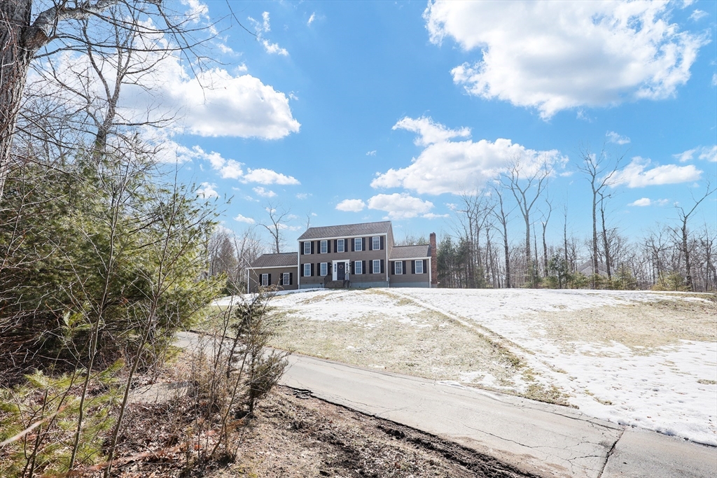 30 Chocolog Rd, Uxbridge, Massachusetts, 3 Bedrooms Bedrooms, 7 Rooms Rooms,2.5 BathroomsBathrooms,Residential,For Sale,Chocolog Rd,73486108