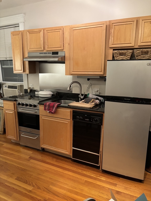 35 Queensberry St, Boston, Massachusetts, 1 Bedroom Bedrooms, 2 Rooms Rooms,1 BathroomBathrooms,Residential Lease,For Rent,Queensberry St,73486120