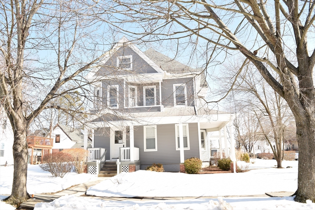 18 Harrison Ave, Holyoke, Massachusetts, 8 Bedrooms Bedrooms, 26 Rooms Rooms,3.5 BathroomsBathrooms,Residential Income,For Sale,Harrison Ave,73486146