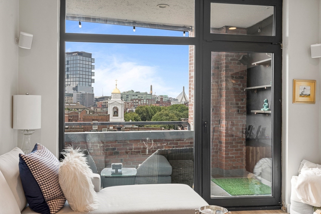 300 Commercial St, Boston, Massachusetts, 1 Bedroom Bedrooms, 4 Rooms Rooms,1 BathroomBathrooms,Residential,For Sale,Commercial St,73486070