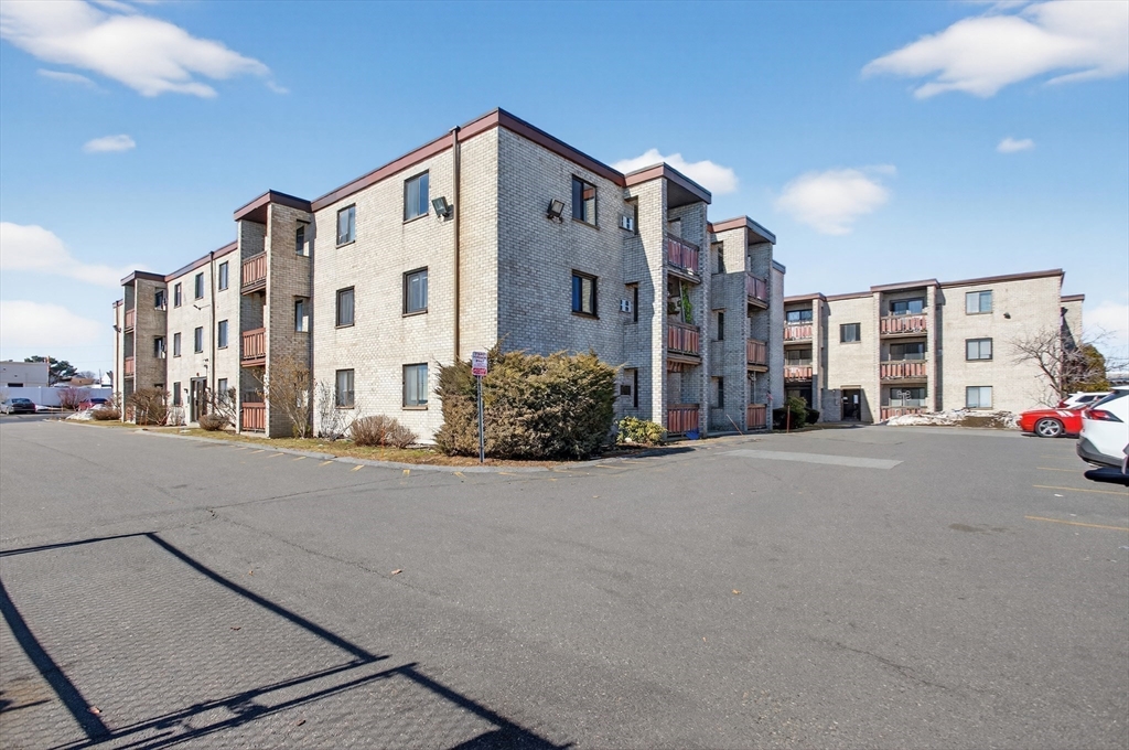 45 Mccoba St, Revere, Massachusetts, 2 Bedrooms Bedrooms, 4 Rooms Rooms,1 BathroomBathrooms,Residential,For Sale,Mccoba St,73486185