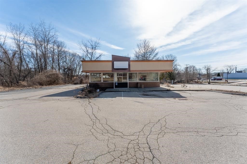 641 Route 32, Montville, Connecticut, ,Commercial Sale,For Sale,Route 32,73486215