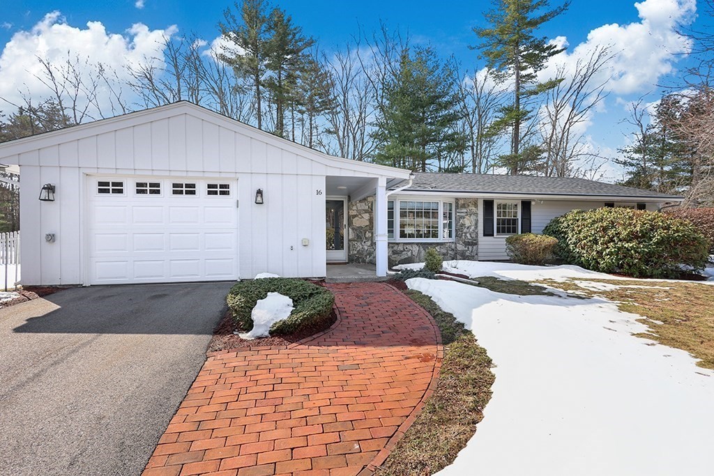 16 Bayberry Ln, Framingham, Massachusetts, 3 Bedrooms Bedrooms, 7 Rooms Rooms,2.5 BathroomsBathrooms,Residential,For Sale,Bayberry Ln,73486170