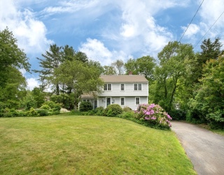 26 Old Coach Rd, Cohasset, Massachusetts, 4 Bedrooms Bedrooms, 8 Rooms Rooms,2.5 BathroomsBathrooms,Residential Lease,For Rent,Old Coach Rd,73486237