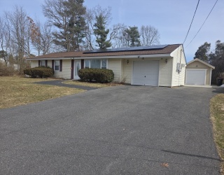 15 Wachusetts Rd, Brockton, Massachusetts, 4 Bedrooms Bedrooms, 7 Rooms Rooms,1 BathroomBathrooms,Residential,For Sale,Wachusetts Rd,73486239