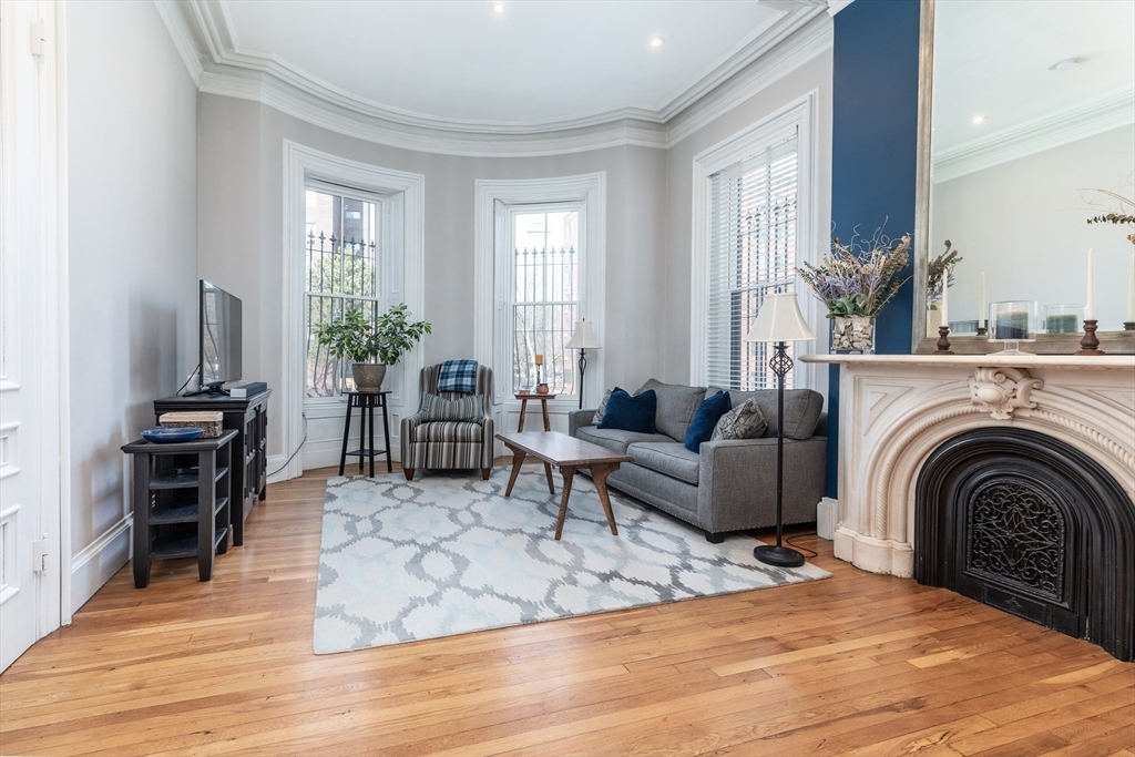 748 Tremont Street, Boston, Massachusetts, 1 Bedroom Bedrooms, 3 Rooms Rooms,1 BathroomBathrooms,Residential Lease,For Rent,Tremont Street,73486260