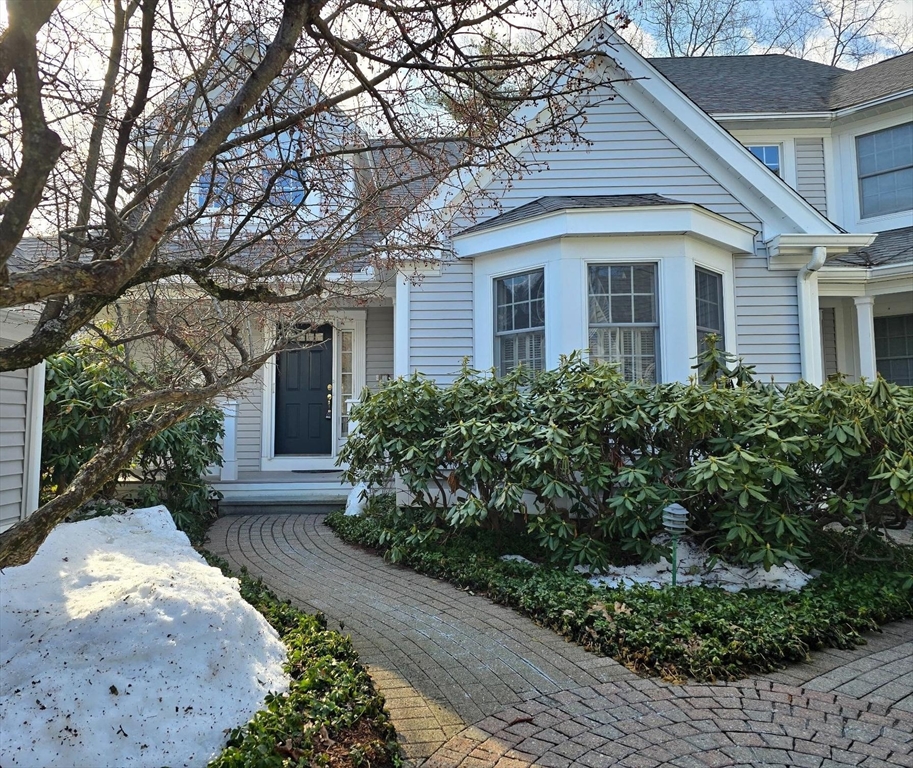 17 Highcroft Way, Hopkinton, Massachusetts, 2 Bedrooms Bedrooms, 6 Rooms Rooms,3.5 BathroomsBathrooms,Residential,For Sale,Highcroft Way,73486296