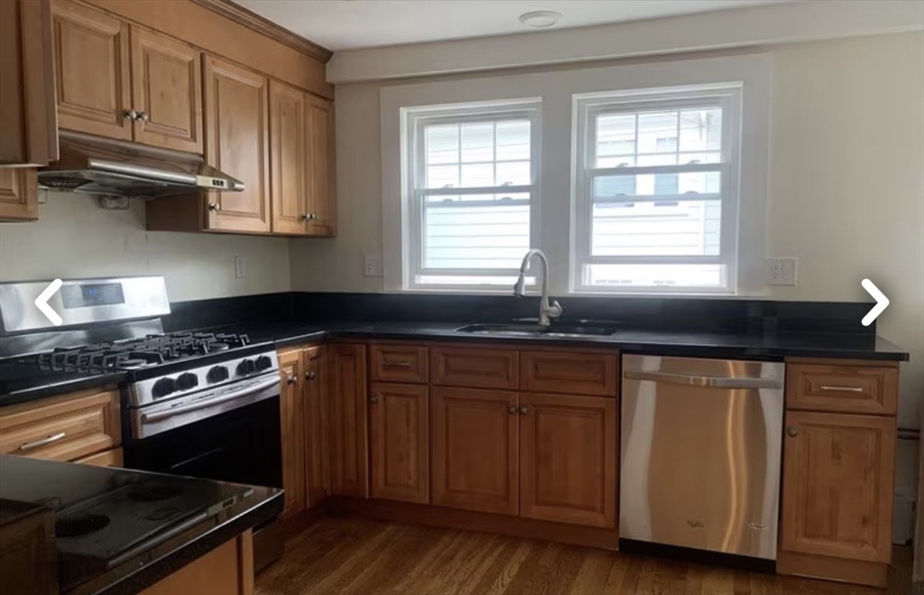 55 Elgin St, Newton, Massachusetts, 2 Bedrooms Bedrooms, 6 Rooms Rooms,1.5 BathroomsBathrooms,Residential Lease,For Rent,Elgin St,73486311