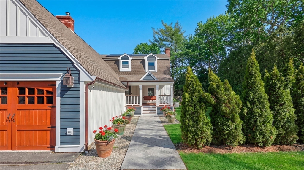 14 Rainbow Ln, Mashpee, Massachusetts, 5 Bedrooms Bedrooms, 8 Rooms Rooms,2.5 BathroomsBathrooms,Residential,For Sale,Rainbow Ln,73486313