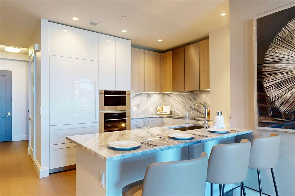 240 Devonshire Street, Boston, Massachusetts, 2 Bedrooms Bedrooms, 6 Rooms Rooms,2 BathroomsBathrooms,Residential,For Sale,Devonshire Street,73486320