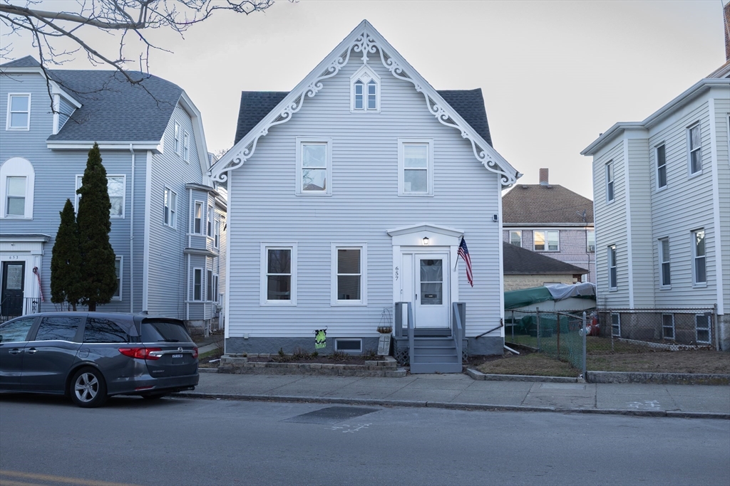 657 County St, New Bedford, Massachusetts, 3 Bedrooms Bedrooms, 8 Rooms Rooms,1.5 BathroomsBathrooms,Residential,For Sale,County St,73486347