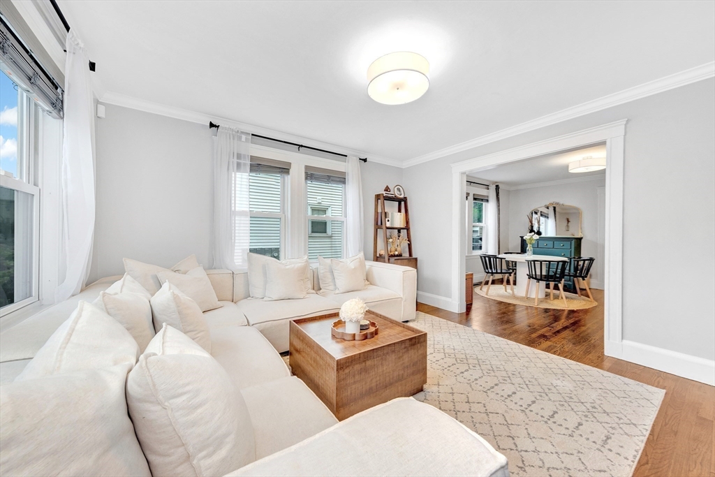 543 Hyde Park Ave, Boston, Massachusetts, 2 Bedrooms Bedrooms, 5 Rooms Rooms,2 BathroomsBathrooms,Residential,For Sale,Hyde Park Ave,73473773
