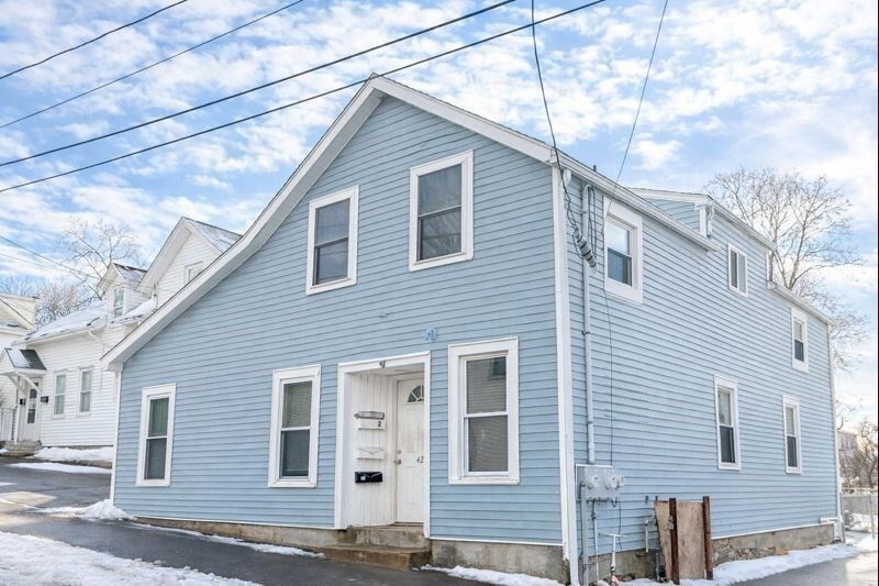 42 Mechanic St., Spencer, Massachusetts, 6 Bedrooms Bedrooms, 10 Rooms Rooms,2 BathroomsBathrooms,Residential Income,For Sale,Mechanic St.,73467313