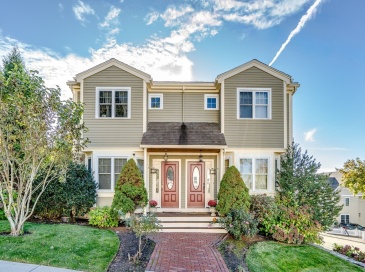 56 Bartlett Street, Watertown, Massachusetts, 3 Bedrooms Bedrooms, 8 Rooms Rooms,2.5 BathroomsBathrooms,Residential,For Sale,Bartlett Street,73476313
