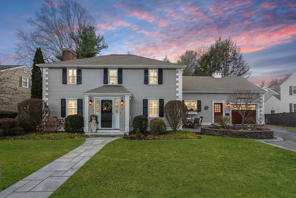 9 Elmcrest Cir, Melrose, Massachusetts, 4 Bedrooms Bedrooms, 10 Rooms Rooms,2.5 BathroomsBathrooms,Residential,For Sale,Elmcrest Cir,73470292