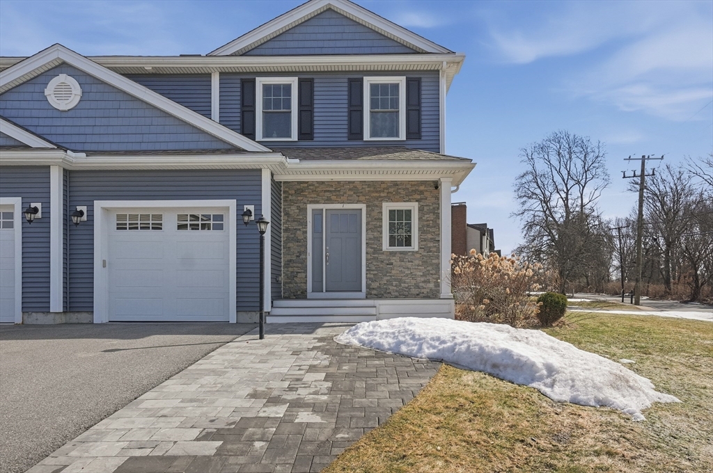 1 Garvey Road, Woburn, Massachusetts, 3 Bedrooms Bedrooms, 7 Rooms Rooms,3.5 BathroomsBathrooms,Residential,For Sale,Garvey Road,73486382