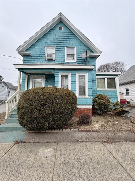 277 Euclid Ave, Lynn, Massachusetts, 3 Bedrooms Bedrooms, 7 Rooms Rooms,1 BathroomBathrooms,Residential,For Sale,Euclid Ave,73486412