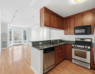 2-14 Saint Paul St, Brookline, Massachusetts, 2 Bedrooms Bedrooms, 4 Rooms Rooms,2 BathroomsBathrooms,Residential,For Sale,Saint Paul St,73486422