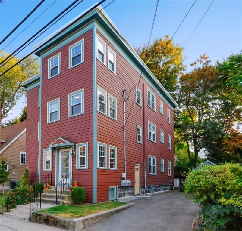 71-73 Brookley Rd, Boston, Massachusetts, 2 Bedrooms Bedrooms, 5 Rooms Rooms,1 BathroomBathrooms,Residential Lease,For Rent,Brookley Rd,73486354