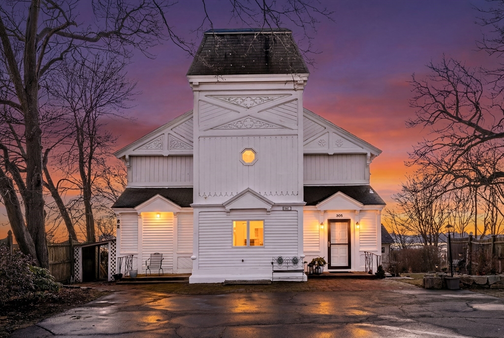 303 Nahant Road, Nahant, Massachusetts, 6 Bedrooms Bedrooms, 13 Rooms Rooms,3 BathroomsBathrooms,Residential,For Sale,Nahant Road,73482779