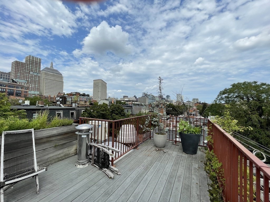 33 Lawrence St, Boston, Massachusetts, 2 Bedrooms Bedrooms, 6 Rooms Rooms,2 BathroomsBathrooms,Residential Lease,For Rent,Lawrence St,73486425