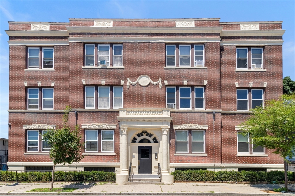 8 Kenwood, Boston, Massachusetts, 2 Bedrooms Bedrooms, 3 Rooms Rooms,1 BathroomBathrooms,Residential Lease,For Rent,Kenwood,73486434
