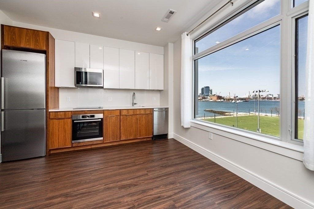 99 Sumner St, Boston, Massachusetts, 1 Bedroom Bedrooms, 3 Rooms Rooms,1 BathroomBathrooms,Residential,For Sale,Sumner St,73486442