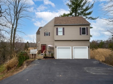 12 Cedar Dr, Webster, Massachusetts, 6 Bedrooms Bedrooms, 11 Rooms Rooms,4 BathroomsBathrooms,Residential,For Sale,Cedar Dr,73486503