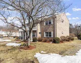 40 C Washington Park Drive, Andover, Massachusetts, 2 Bedrooms Bedrooms, 4 Rooms Rooms,1 BathroomBathrooms,Residential,For Sale,Washington Park Drive,73486420