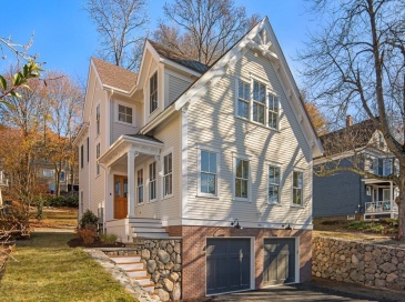 181 Lowell St, Arlington, Massachusetts, 5 Bedrooms Bedrooms, 11 Rooms Rooms,3 BathroomsBathrooms,Residential,For Sale,Lowell St,73456831