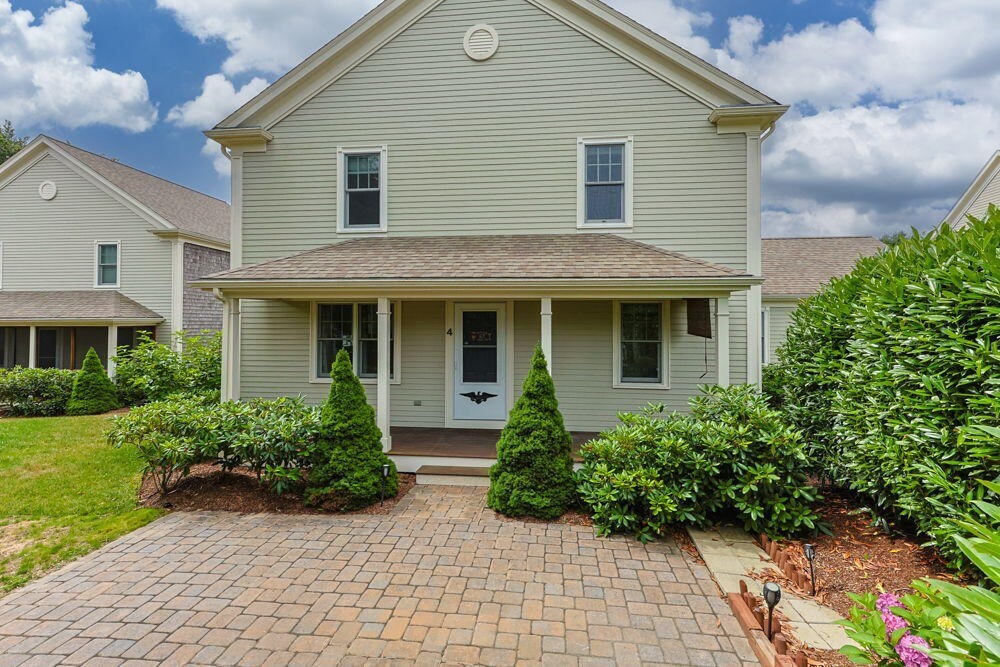 56 Carriage Shop Rd, Falmouth, Massachusetts, 3 Bedrooms Bedrooms, 6 Rooms Rooms,2.5 BathroomsBathrooms,Residential,For Sale,Carriage Shop Rd,73465362