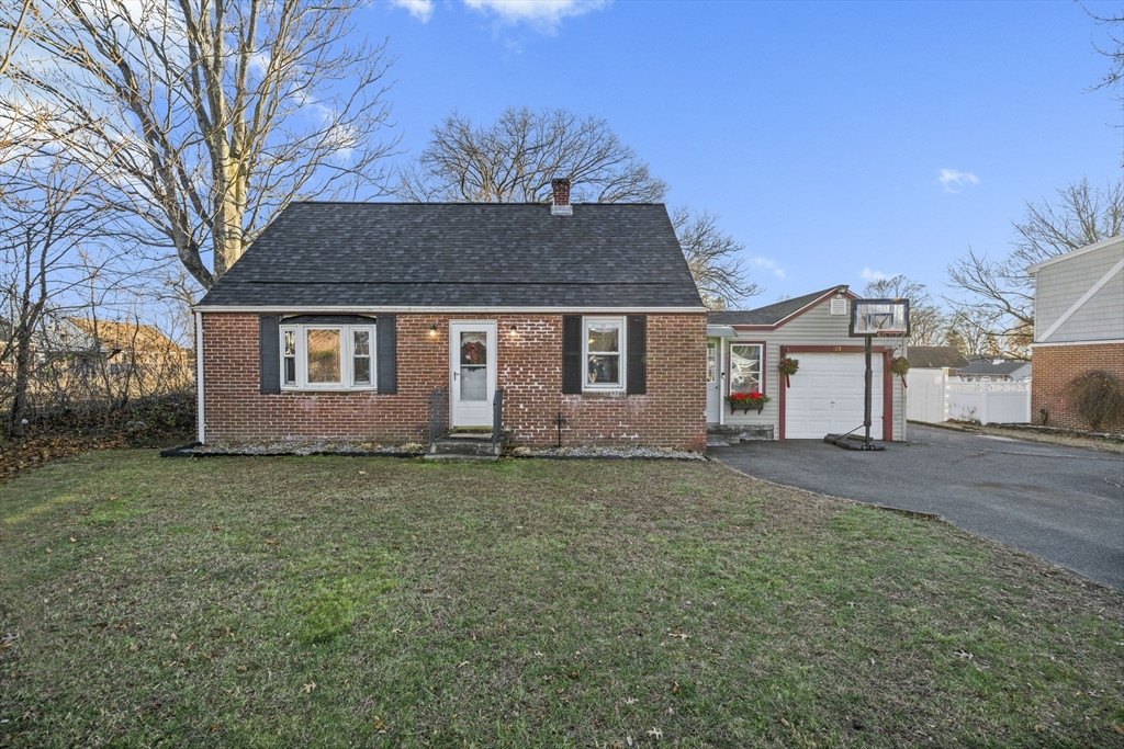 103 Lauzier Ter, Chicopee, Massachusetts, 3 Bedrooms Bedrooms, 6 Rooms Rooms,1 BathroomBathrooms,Residential,For Sale,Lauzier Ter,73457969
