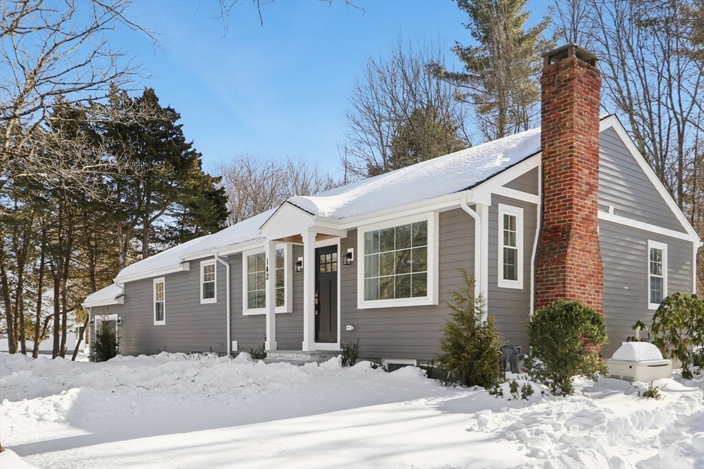 142 Bacon St, Natick, Massachusetts, 3 Bedrooms Bedrooms, 7 Rooms Rooms,2 BathroomsBathrooms,Residential,For Sale,Bacon St,73475062