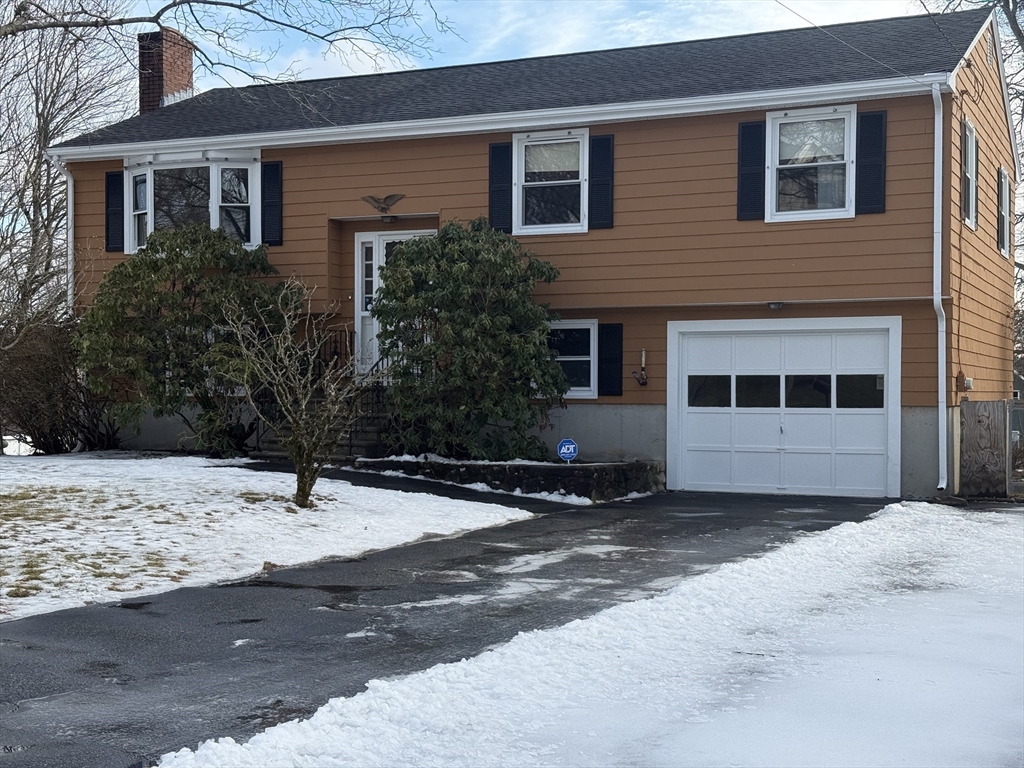 21 Meadowvale Rd, Burlington, Massachusetts, 3 Bedrooms Bedrooms, 7 Rooms Rooms,1.5 BathroomsBathrooms,Residential,For Sale,Meadowvale Rd,73471869