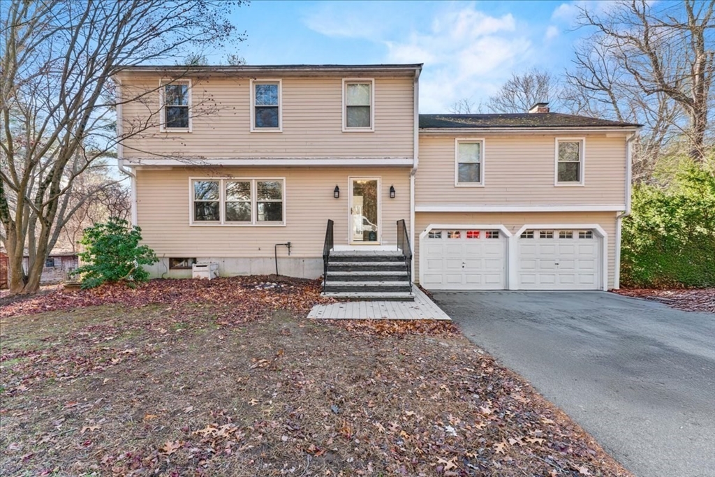 720 Grove St, Norwell, Massachusetts, 4 Bedrooms Bedrooms, 8 Rooms Rooms,2 BathroomsBathrooms,Residential,For Sale,Grove St,73463058