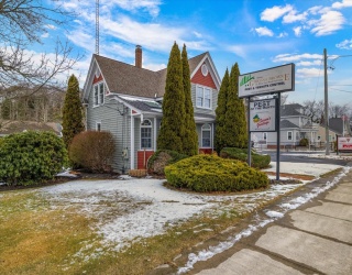 203 Main St, Bourne, Massachusetts, ,Commercial Sale,For Sale,Main St,73463230