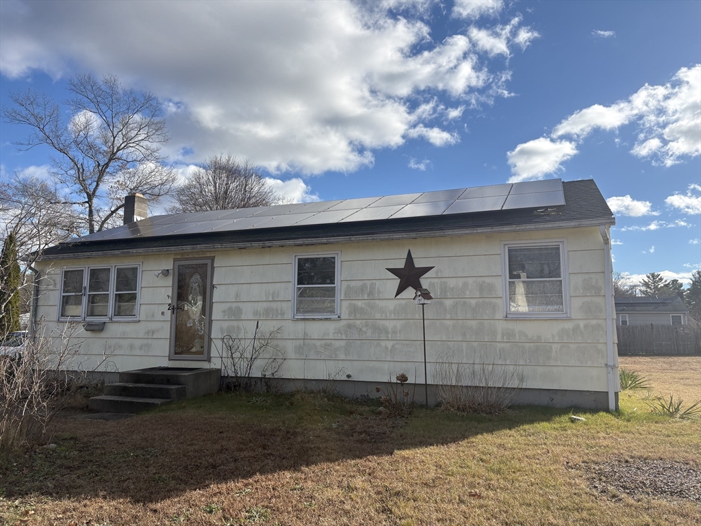 2 Bounty Rd, Oxford, Massachusetts, 3 Bedrooms Bedrooms, 7 Rooms Rooms,1 BathroomBathrooms,Residential,For Sale,Bounty Rd,73466077