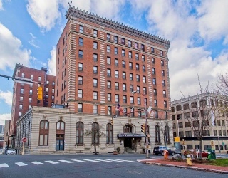 140 Chestnut St, Springfield, Massachusetts, 1 Bedroom Bedrooms, 3 Rooms Rooms,1 BathroomBathrooms,Residential,For Sale,Chestnut St,73414326