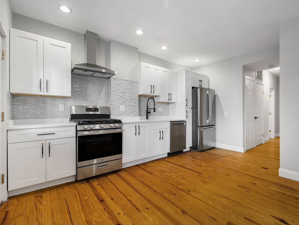 131 Cottage St, Boston, Massachusetts, 4 Bedrooms Bedrooms, 5 Rooms Rooms,1 BathroomBathrooms,Residential Lease,For Rent,Cottage St,73486574