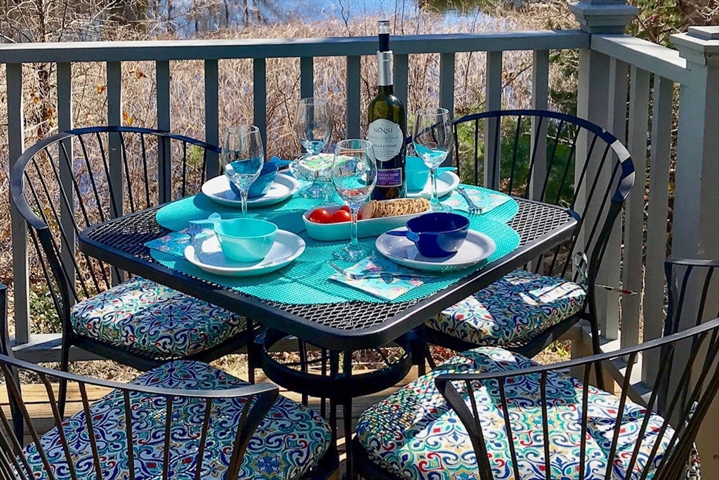 251 Shore Dr, Mashpee, Massachusetts, 2 Bedrooms Bedrooms, 4 Rooms Rooms,1 BathroomBathrooms,Residential,For Sale,Shore Dr,73486590