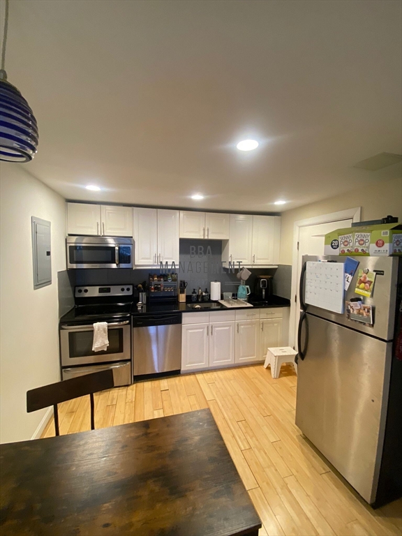 11 Commonwealth Court, Boston, Massachusetts, 2 Bedrooms Bedrooms, 3 Rooms Rooms,1 BathroomBathrooms,Residential Lease,For Rent,Commonwealth Court,73486628