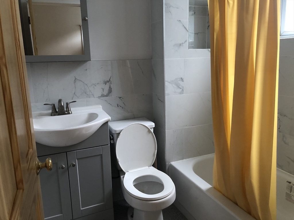 16 Copenger, Boston, Massachusetts, 4 Bedrooms Bedrooms, 6 Rooms Rooms,2 BathroomsBathrooms,Residential Lease,For Rent,Copenger,73486535