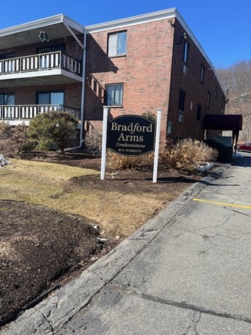 80 North Warren St, Woburn, Massachusetts, 2 Bedrooms Bedrooms, 5 Rooms Rooms,1 BathroomBathrooms,Residential Lease,For Rent,North Warren St,73486557