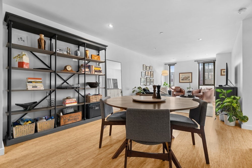 691 Massachusetts Avenue, Boston, Massachusetts, 2 Bedrooms Bedrooms, 5 Rooms Rooms,1 BathroomBathrooms,Residential,For Sale,Massachusetts Avenue,73486631