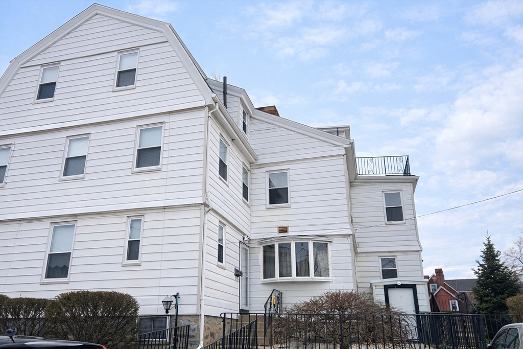 55 Clarendon St, Malden, Massachusetts, 1 Bedroom Bedrooms, 3 Rooms Rooms,1 BathroomBathrooms,Residential Lease,For Rent,Clarendon St,73486638