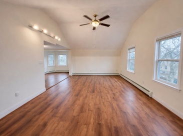 55 Clarendon St, Malden, Massachusetts, 1 Bedroom Bedrooms, 3 Rooms Rooms,1 BathroomBathrooms,Residential Lease,For Rent,Clarendon St,73486638