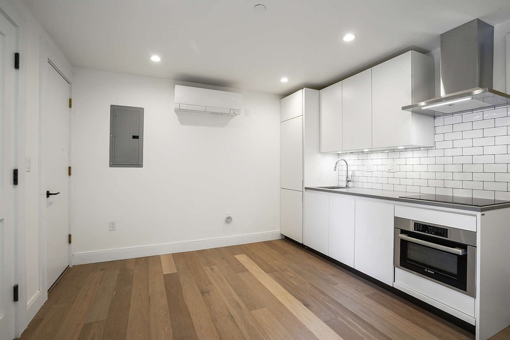 72 Beacon Street, Boston, Massachusetts, 1 Bedroom Bedrooms, 3 Rooms Rooms,1 BathroomBathrooms,Residential Lease,For Rent,Beacon Street,73486647