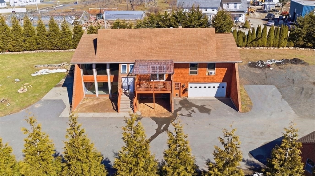 612 Drift Rd, Westport, Massachusetts, 3 Bedrooms Bedrooms, 7 Rooms Rooms,3.5 BathroomsBathrooms,Residential,For Sale,Drift Rd,73486648